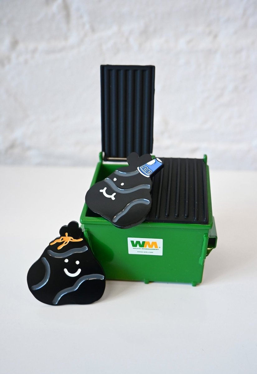 Ensemble de broches en émail "Trash Pals"