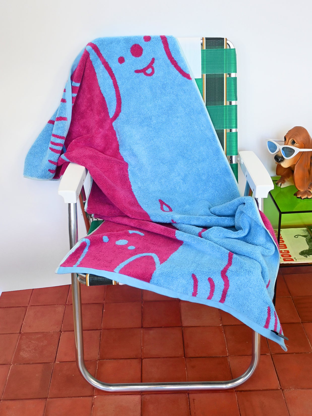 "WET DOGS" collection of terry cloth bath towels and bathmats. Natali Koromoto x Ho Hos Hole in The Wall -- Designed in Brooklyn, NY. Made in Portugal with BCI Cotton, Oeko-Tex Standard 100.