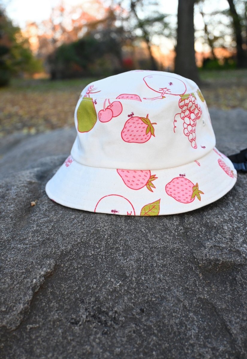 "All Over Fruit" print bucket hat
