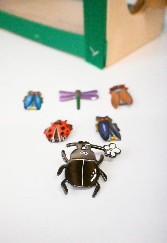 ho hos Beetle pin